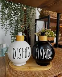 resimler/genel/Cam Sıvı Sabunluk Dispenser 3’lü Set – Bambu Altlıklı (Hands – Dishes – Soap)